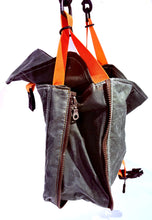 Load image into Gallery viewer, Square expandable shoulder bag