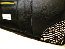 Load image into Gallery viewer, Leather Holdall - medium