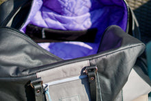 Load image into Gallery viewer, Leather Holdall - medium