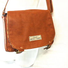 Load image into Gallery viewer, Satchel style leather shoulder bag