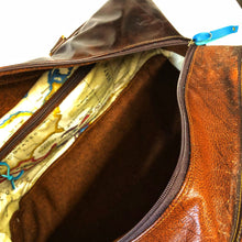 Load image into Gallery viewer, Leather Holdall - medium