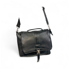 Load image into Gallery viewer, Satchel style leather shoulder bag
