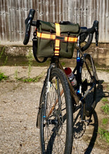 Load image into Gallery viewer, Cycling Handlebar Bag in Green
