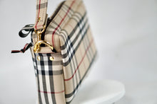 Load image into Gallery viewer, Burberry fabric Shoulder Bag No2 of 4
