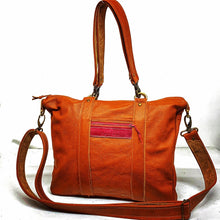 Load image into Gallery viewer, Large leather shoulder bag

